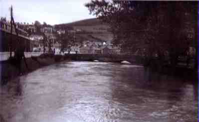 The Parish Church Bridge with Wauchope river in flood 1977