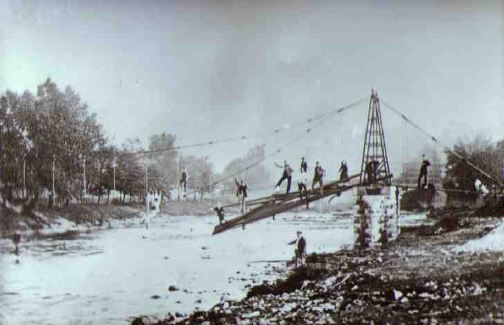 The collapse of the Boatford Suspension Bridge in 1871