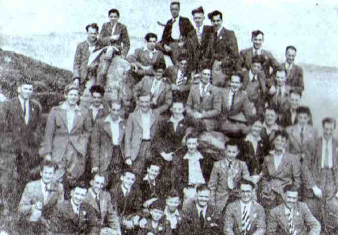 Members of Castle Craigs Club at Castle Craigs in 1947