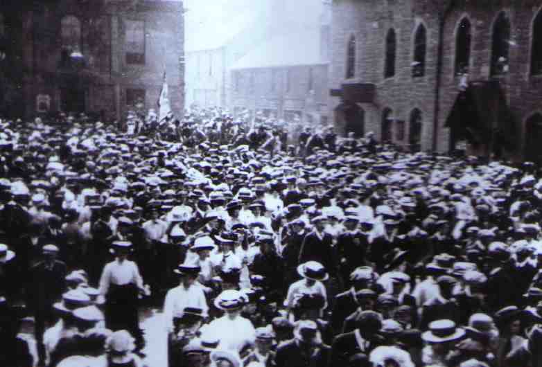 A crammed Langholm Market Place on Common Riding day 1909