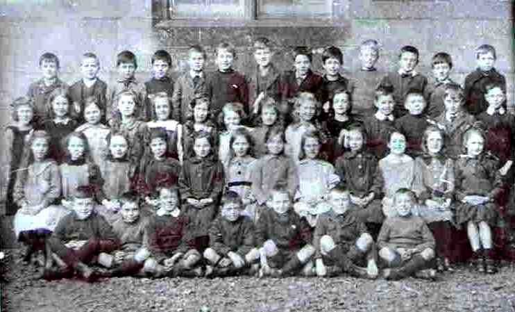 Langholm Infant School Pupils in 1920
