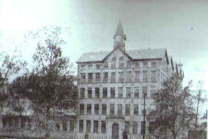 Reid and Taylor's tweed mill in 1900