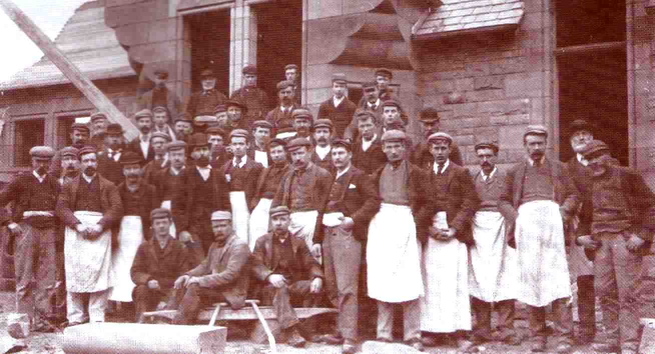 The craftsmen and labourers who built the hospital